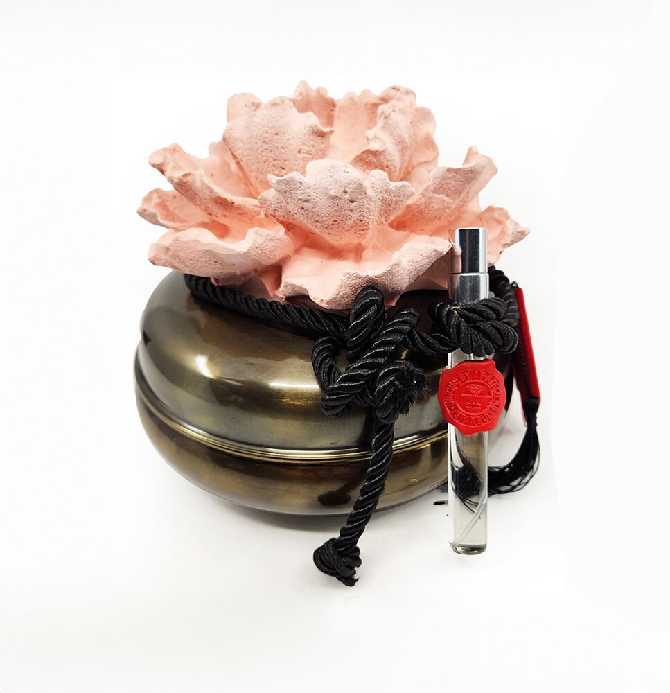 Kokulu Çiçek Kapaklı Antik Mum (M)