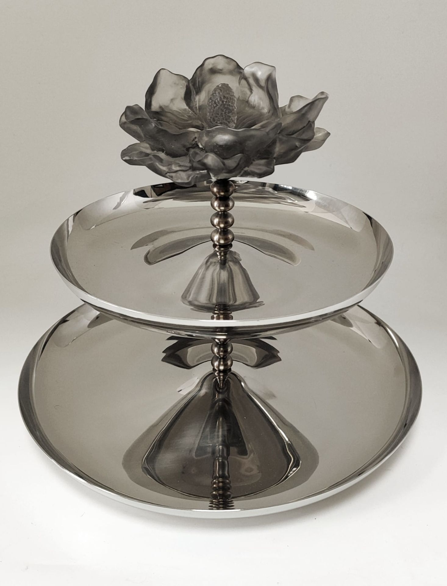 Füme Çiçekli İki Katlı Kurabiye - Pasta Sunumu